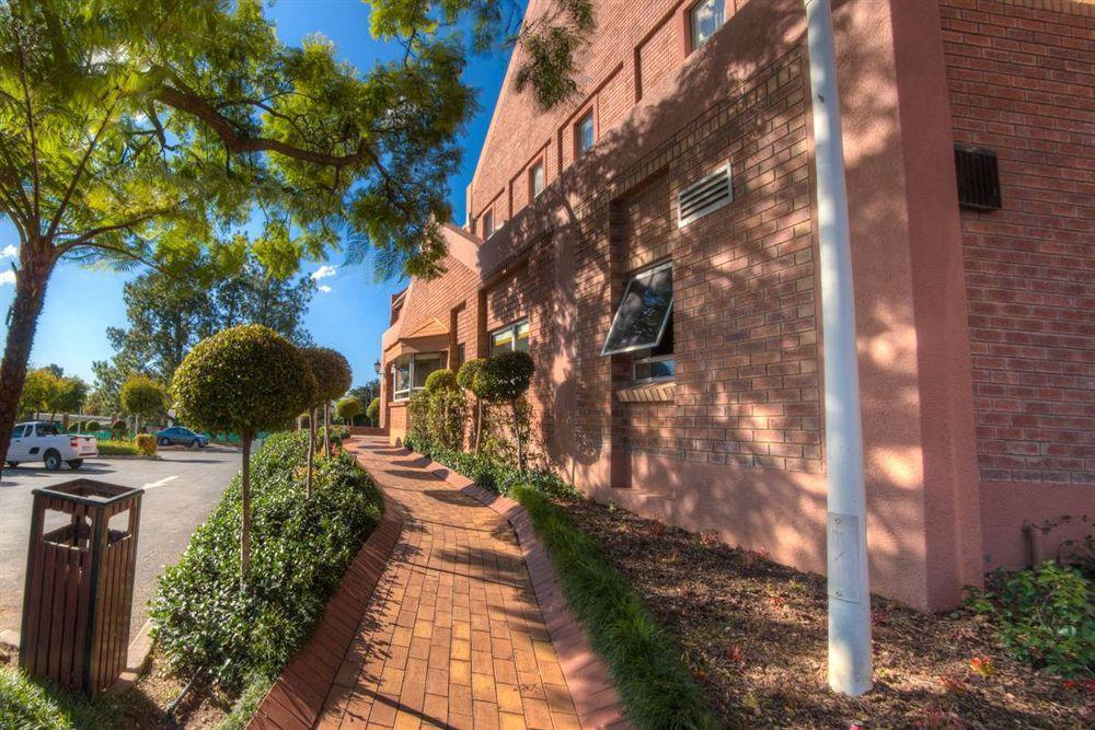 Road Rivonia