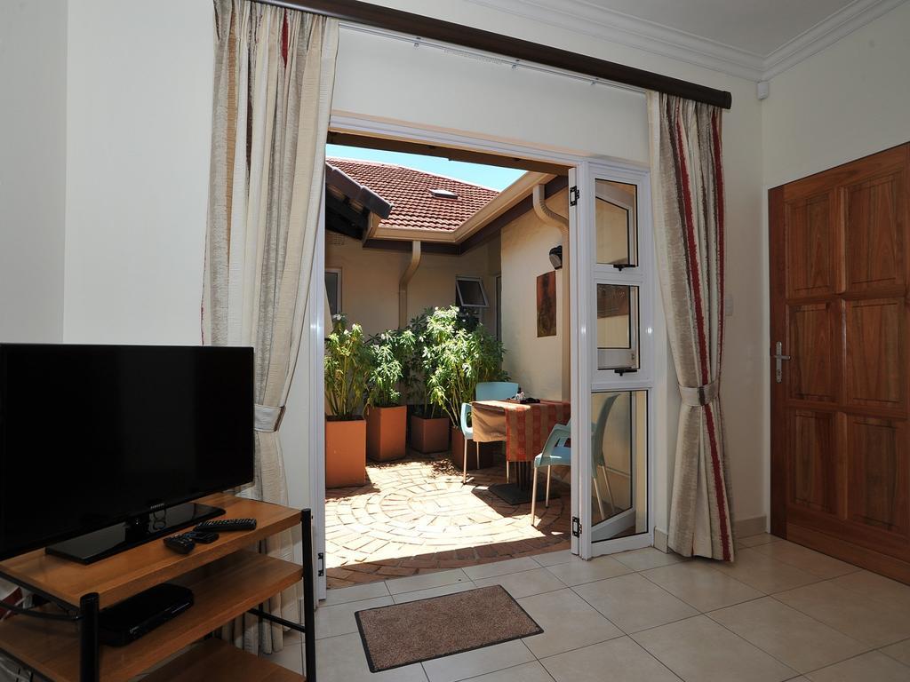 Fifteenon Orange Guest Lodge Guest house 3*