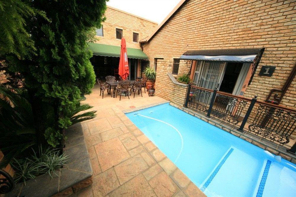 Le Cozmo 4* Joanesburgo