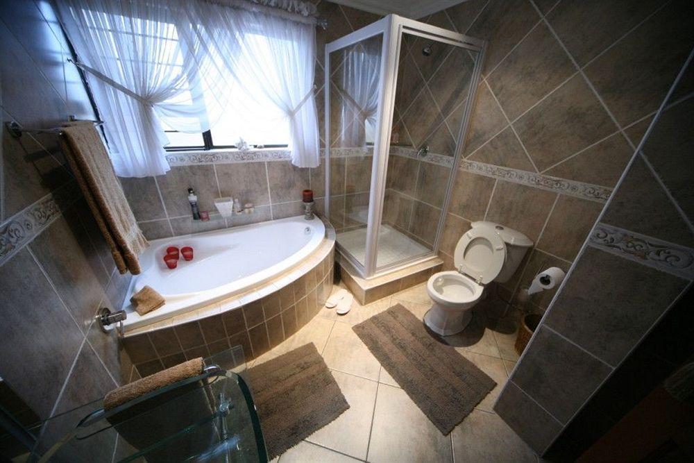 Le Cozmo Guest house Johannesburg