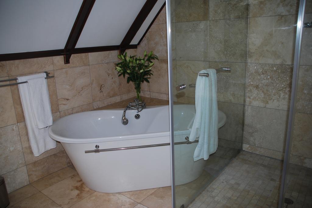 Sunninghill Guest 4*