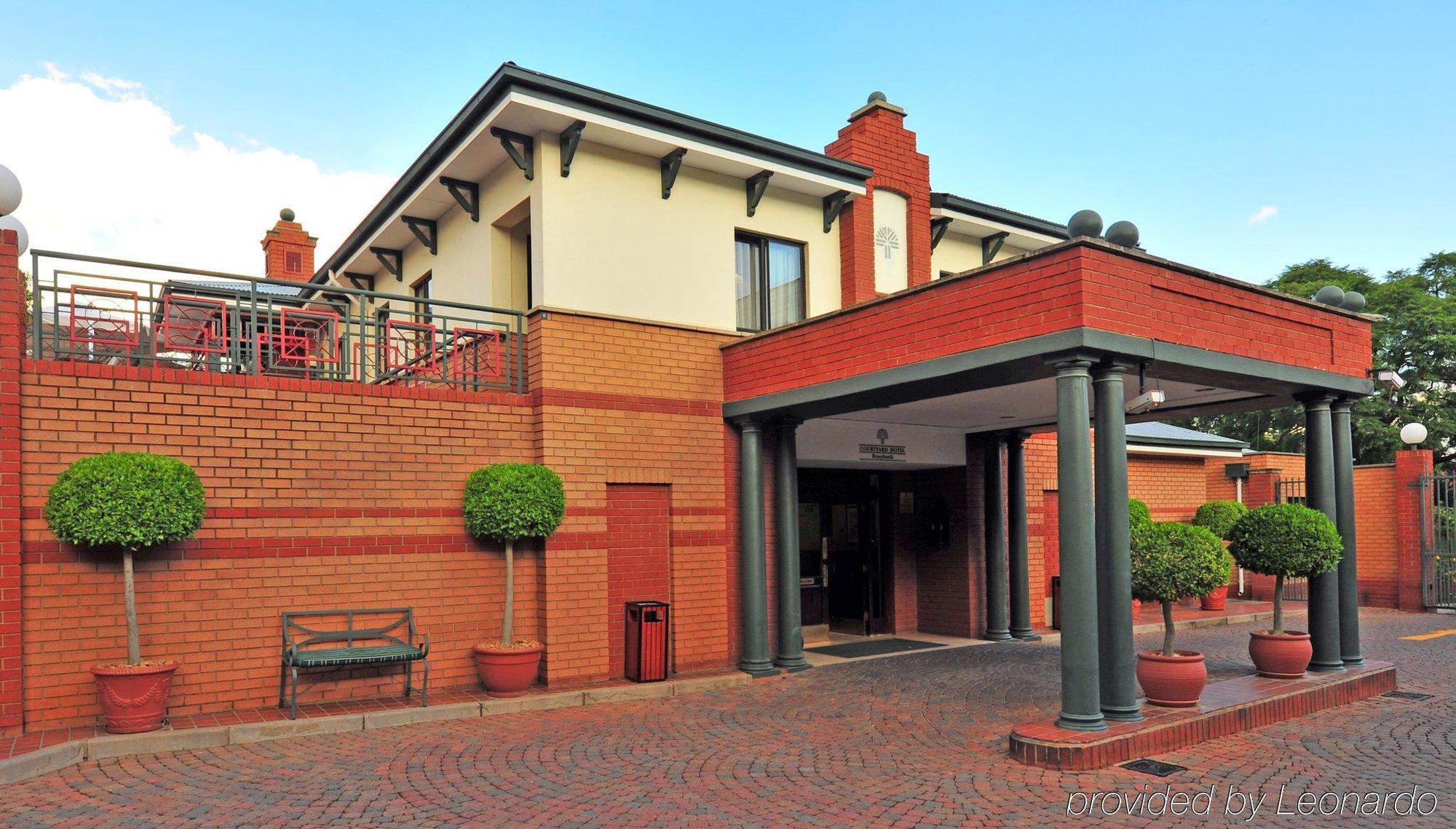 Hotel Courtyard Rosebank 4*