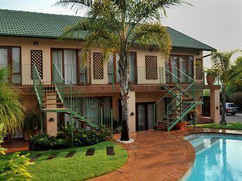 Claires Of Sandton Luxury Guest house 4*