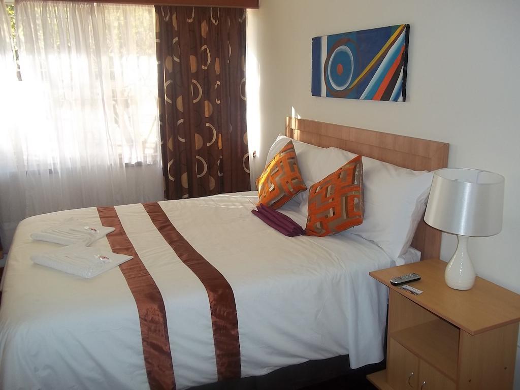 Hotel Ecotel Southgate 2*
