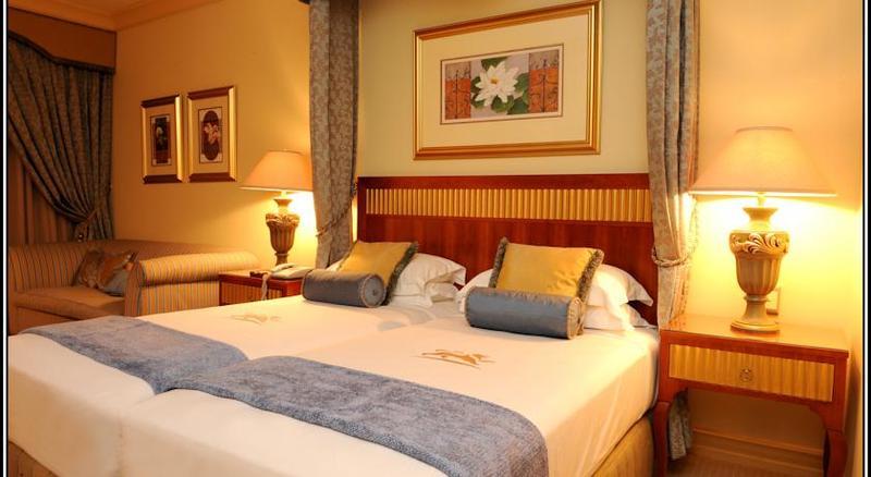 Hotel Peermont Metcourt At Emperors Palace 3*