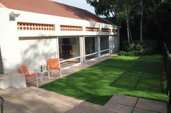 Guest house Fifteenon Orange Guest Lodge Johannesburg