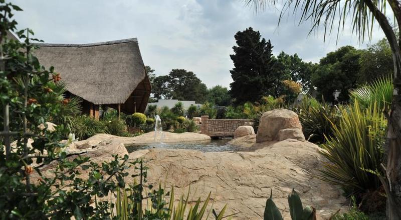 Hotel Valustay At Birchwood & Or Tambo Conference