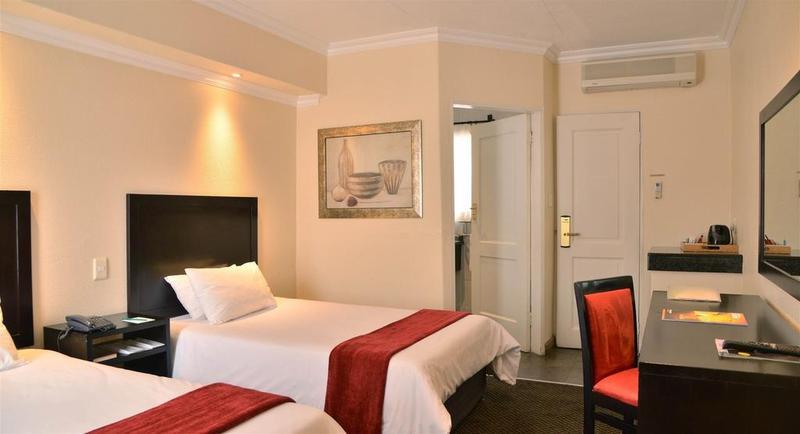 Hotel Valustay At Birchwood & Or Tambo Conference