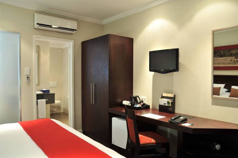 Hotel Valustay At Birchwood & Or Tambo Conference 3*