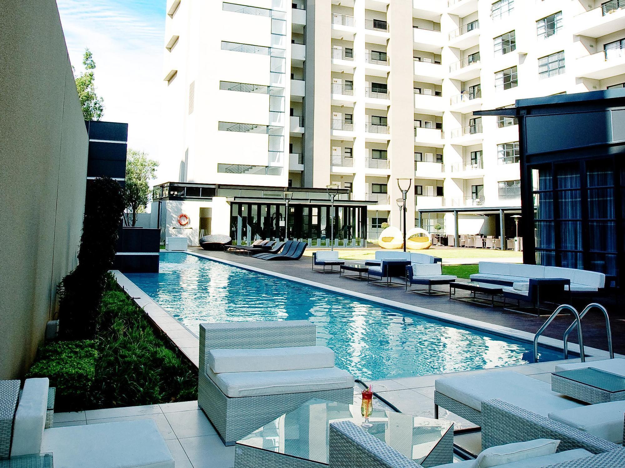 The Capital 20 West Apartment *