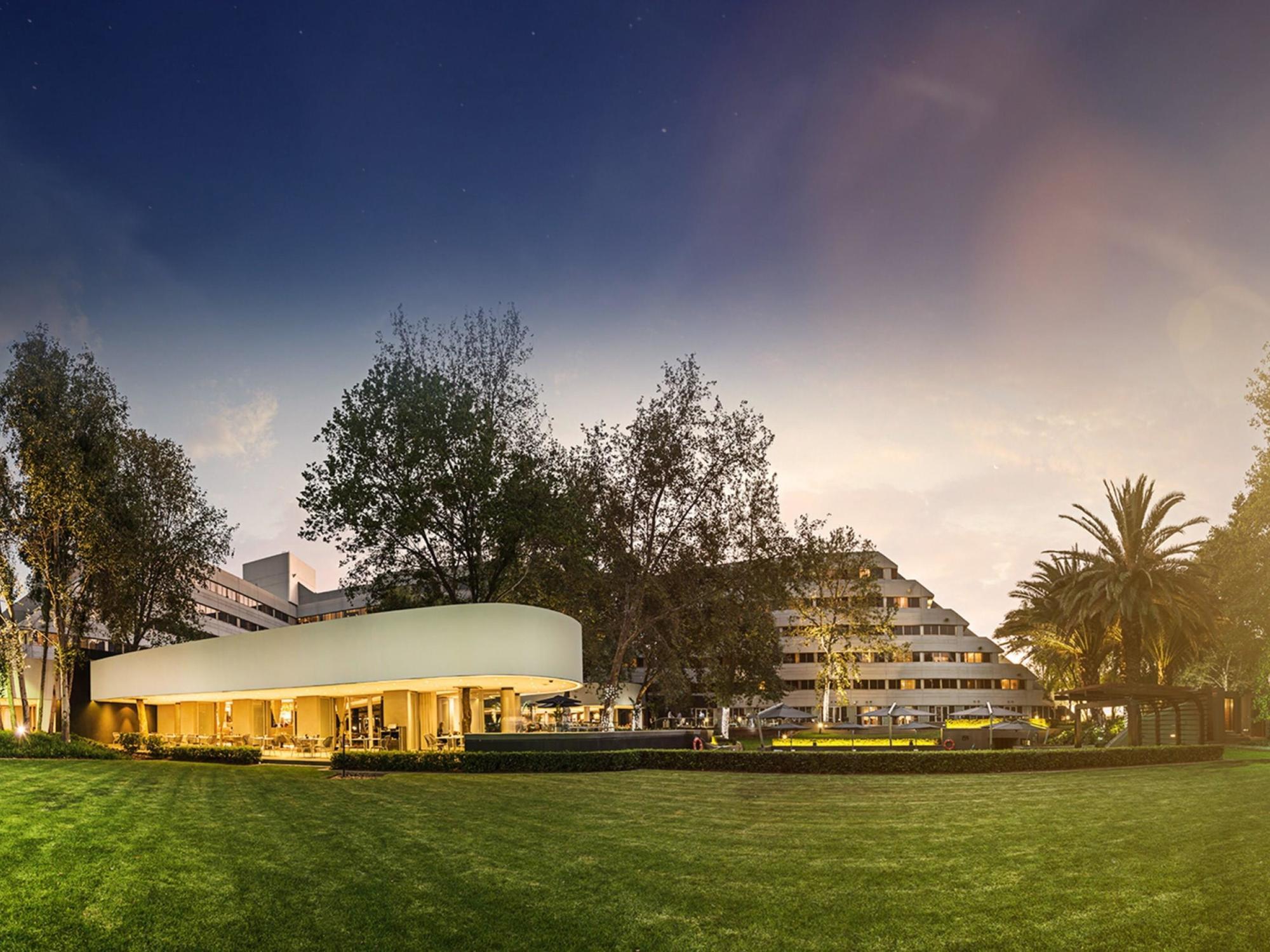 Southern Sun Grayston Sandton Hotel 4*