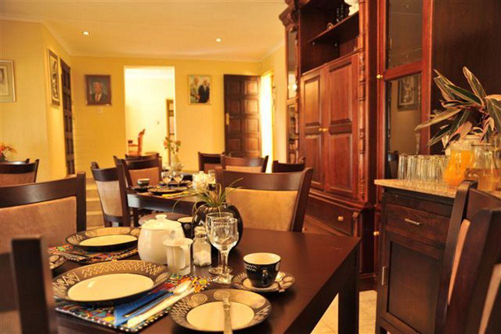 Hoyohoyo Chartwell Hotel