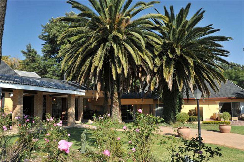 Hoyohoyo Chartwell Hotel