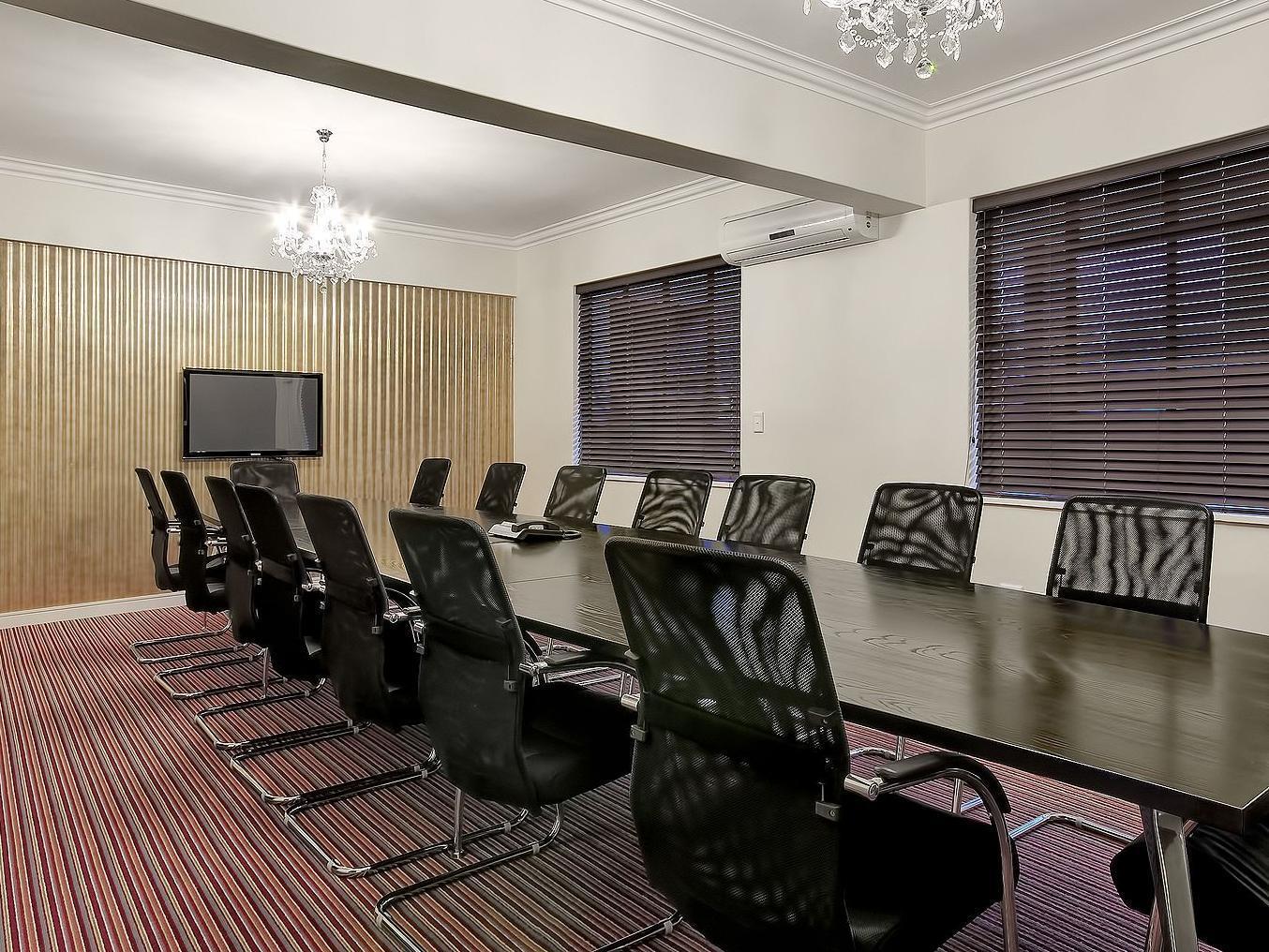 Ascot Boutique Hotel 4*