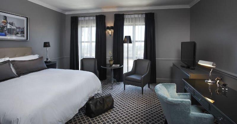 Khách sạn 54 On Bath, Rosebank 5*