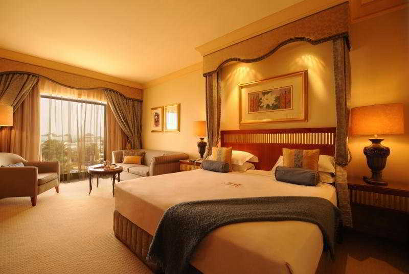 Peermont Metcourt At Emperors Palace Hotel 3*
