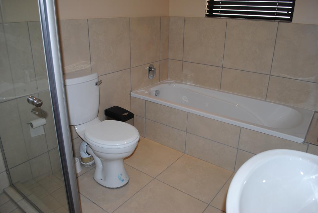 Guest house 6 On Morris Guest Johannesburg