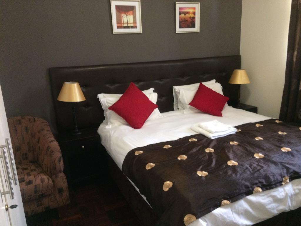 Houghton 4*