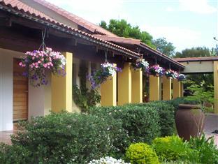 Blue Crane Hotel