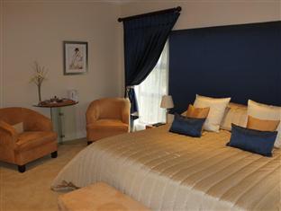 Ninety North Apartment