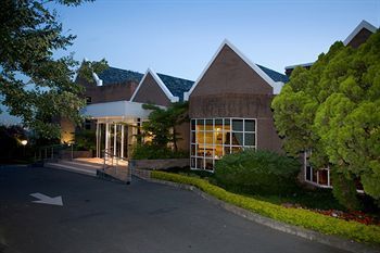 Bryanston 3*