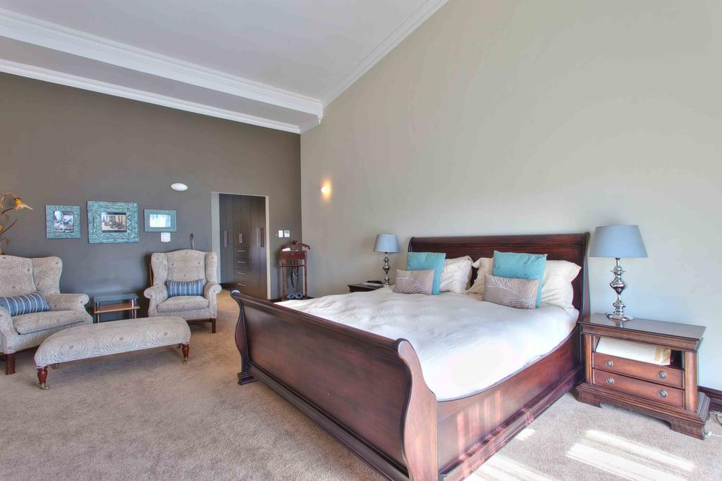 Sandown 2* Johannesburg