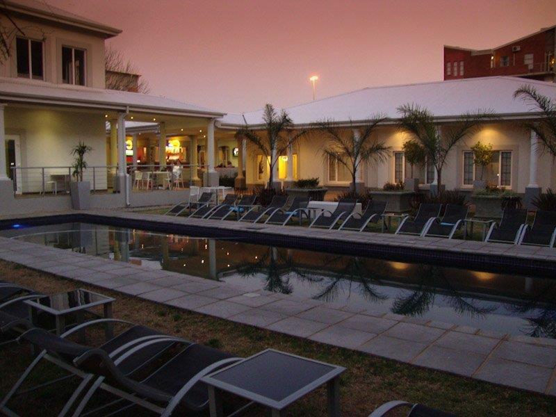 Life Hotels Jhb International Hotel