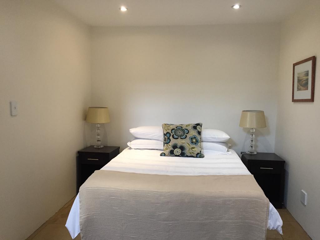 Rosebank New Ashford Executive Suites Apartment Johannesburg