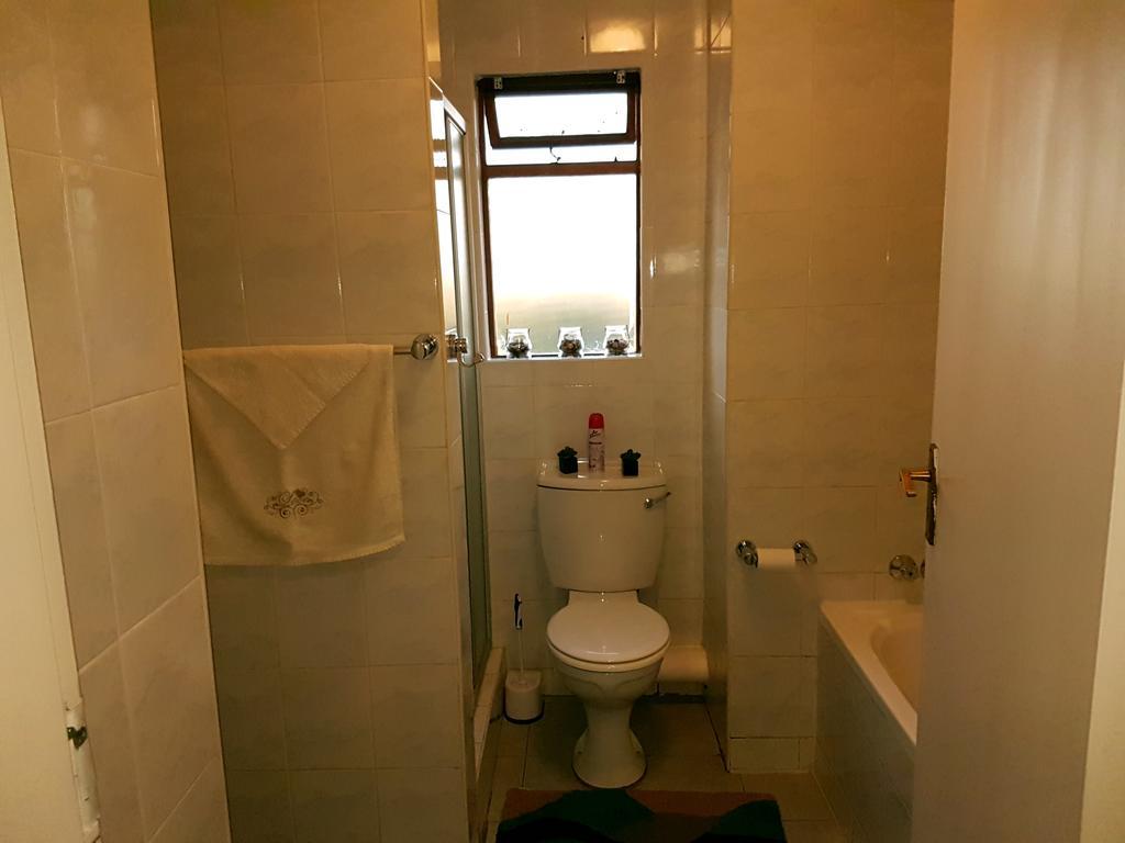Twin Oaks Apartment