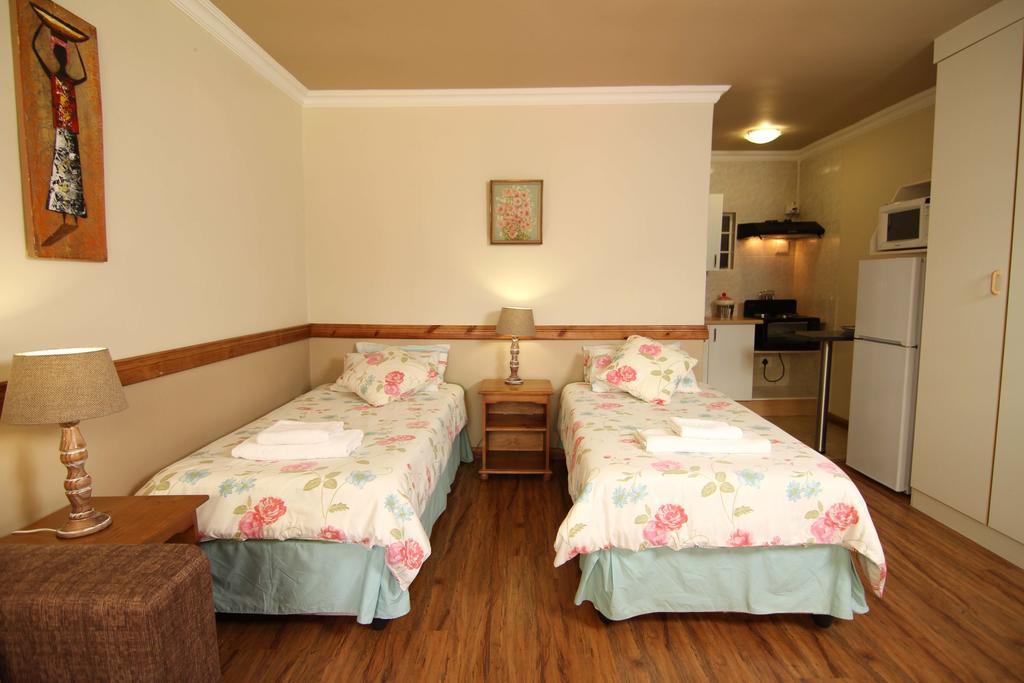 Toto's Guest house *