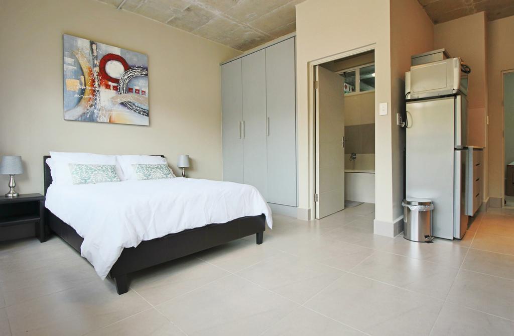 Lakeview Apartment