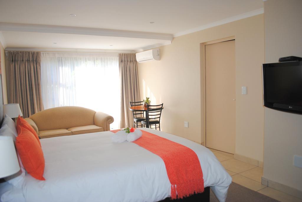Guest house 6 On Morris Guest Johannesburg