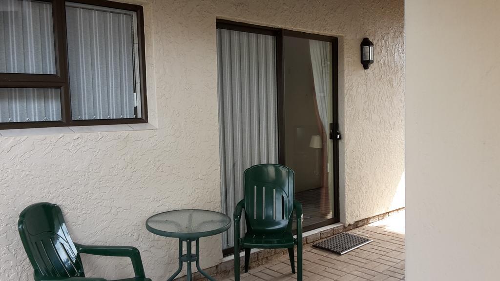 Acacia Grove Guest house *