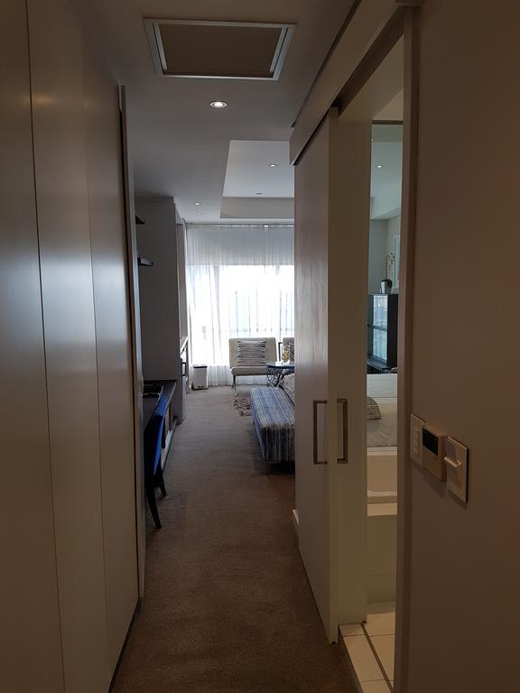 Apartment 615 Sandton Skye *