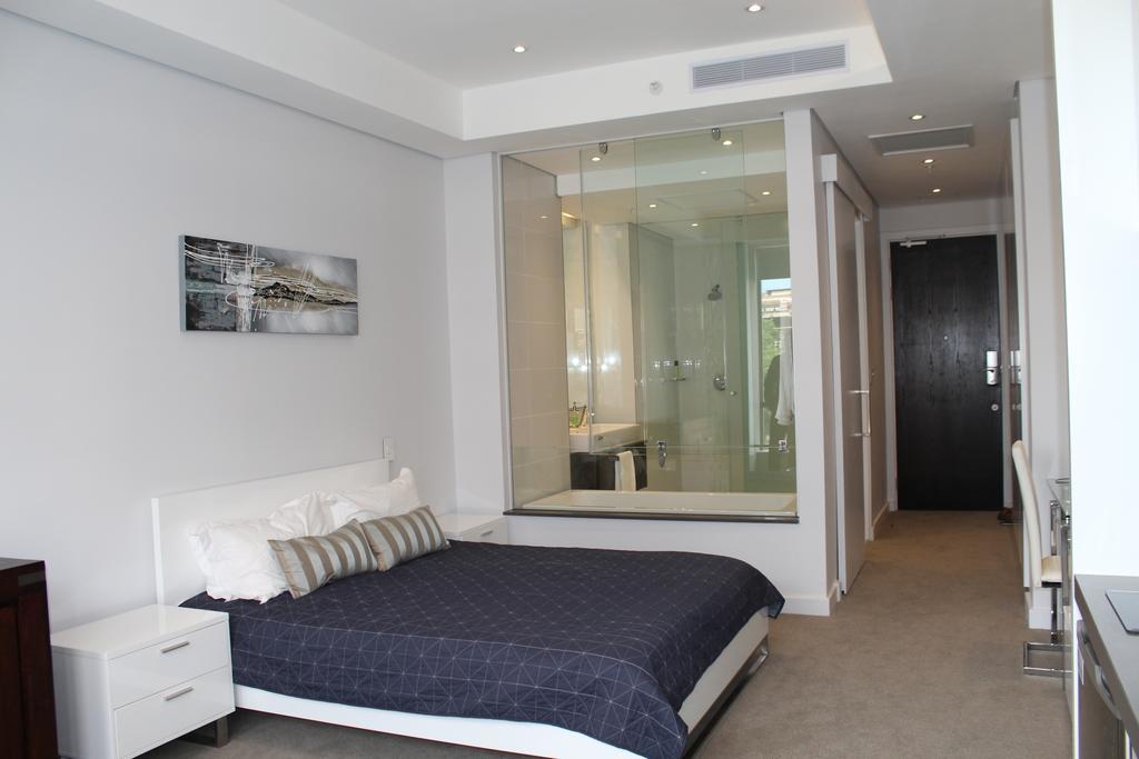 Căn hộ Sandton Skye Luxury *