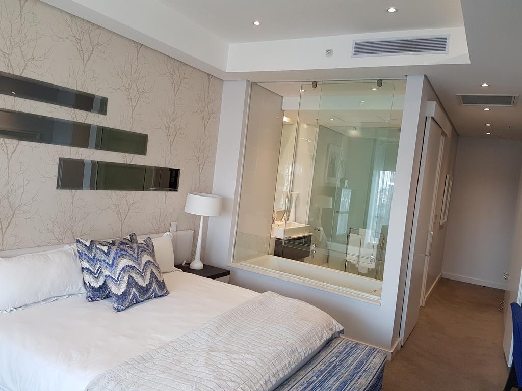 615 Sandton Skye Apartment
