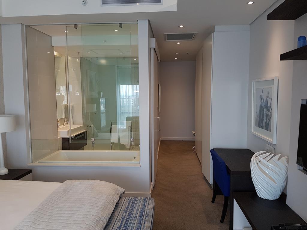 615 Sandton Skye Apartment