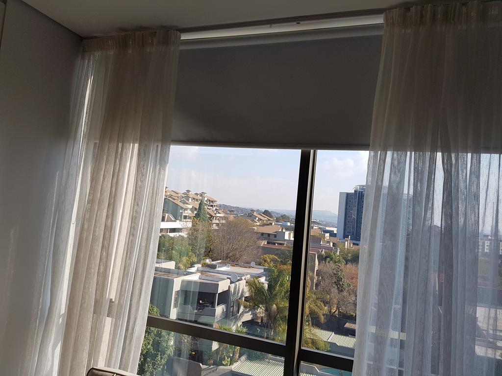615 Sandton Skye * Johannesburg