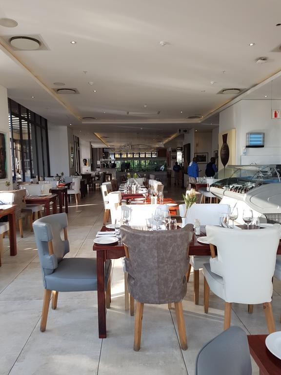 615 Sandton Skye Apartment *