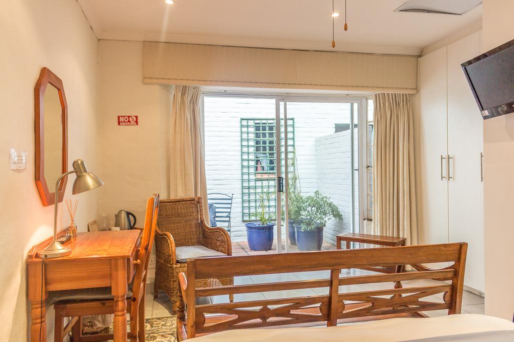 Thatchfoord Guest house Johannesburg