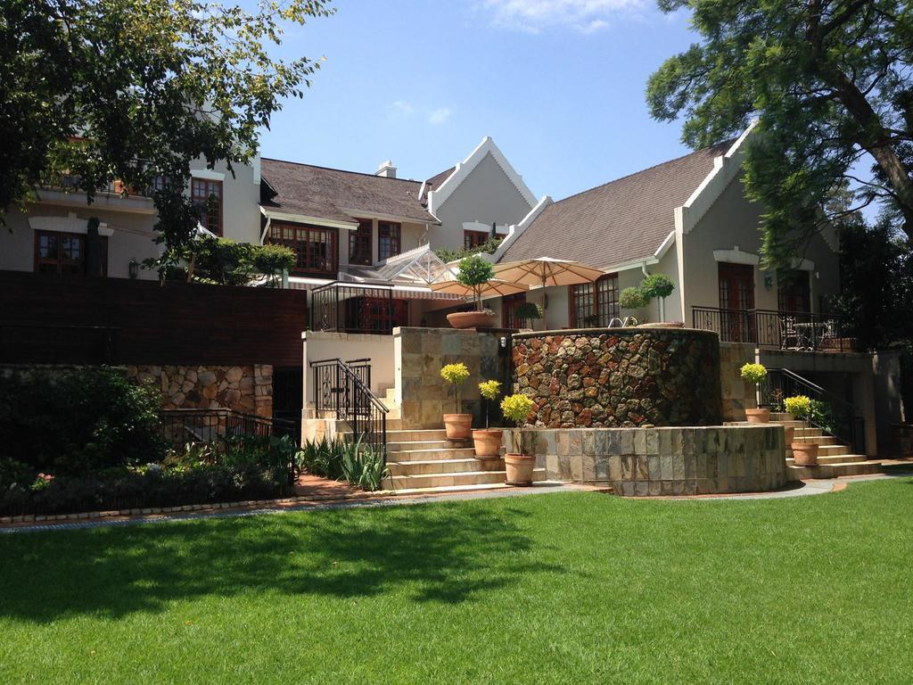 Doveton House Bed & Breakfast