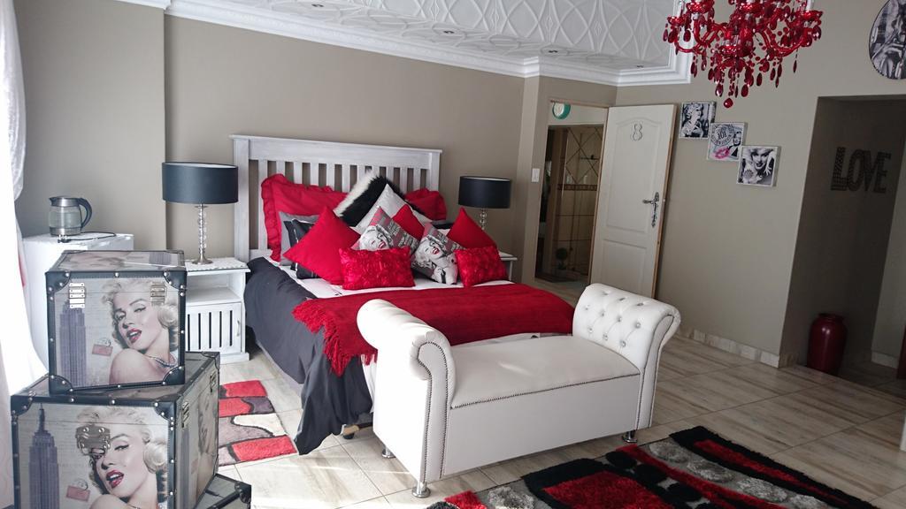 Thabong Casa de hóspedes 4*