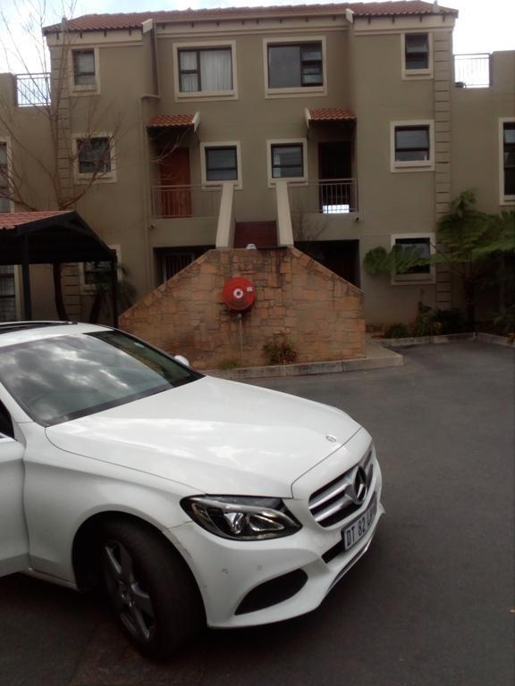 The Royal Princes Garden In Fourways Apartment