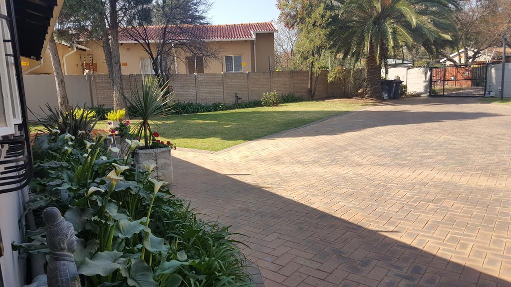 8 Ibis Lane 3*