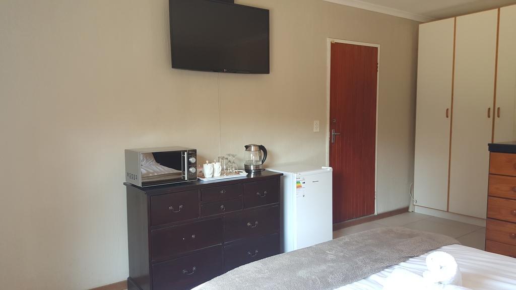 Guest house 8 Ibis Lane Johannesburg