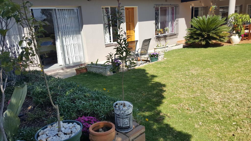 8 Ibis Lane Guest house 3*
