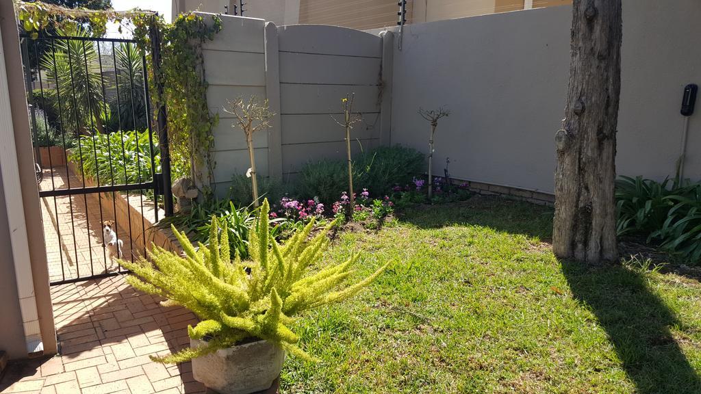 8 Ibis Lane Guest house 3*