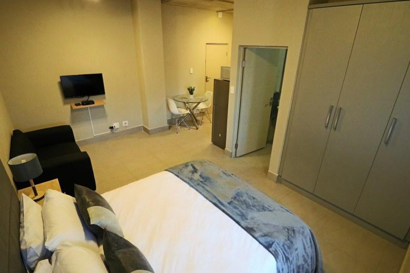 Lakeview Apartment
