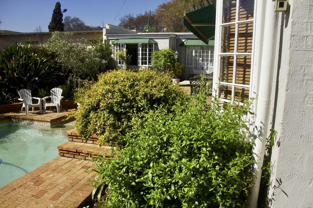 Melville Manor 3*