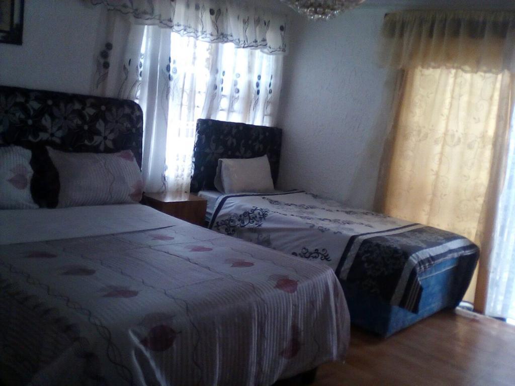 Macauly Guest house *